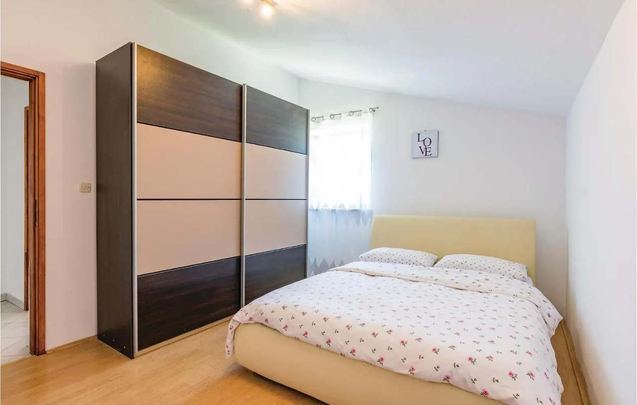 Awesome Apartment In Sv,Petar U Sumi With Wifi Pamici